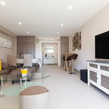 2-br 2 Minutes From The Parking