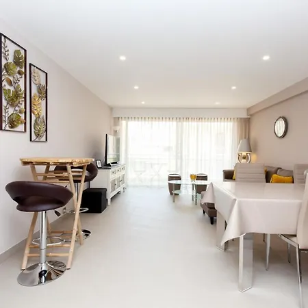 2-br 2 Minutes From The Parking