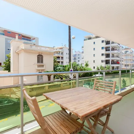 2-br 2 Minutes From The Parking Appartement
