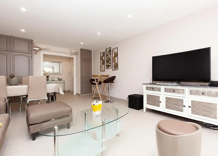 2-br 2 Minutes From The Parking Daire *