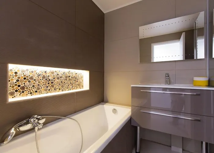 Daire 2-br 2 Minutes From The Parking Cannes