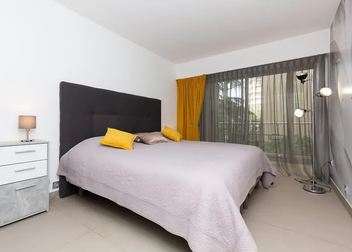 2-br 2 Minutes From The Parking Daire *